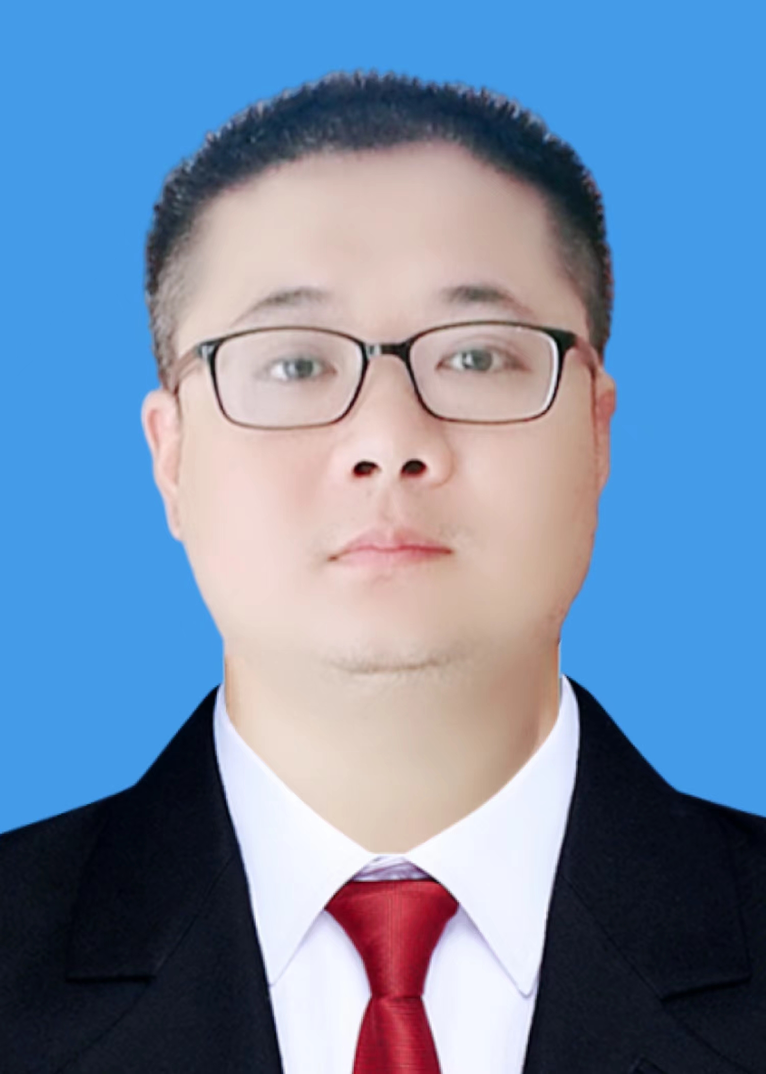 周鋒 黨委委員、副總經(jīng)理